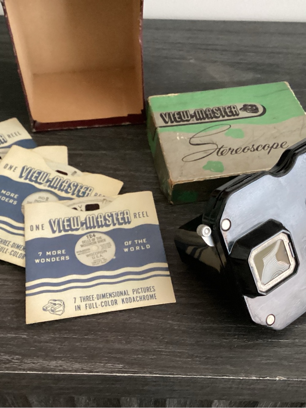 Vtg. VIEW- MASTER Steroscope Viewer box Manufactured by Sawyers - Picture 4 of 6